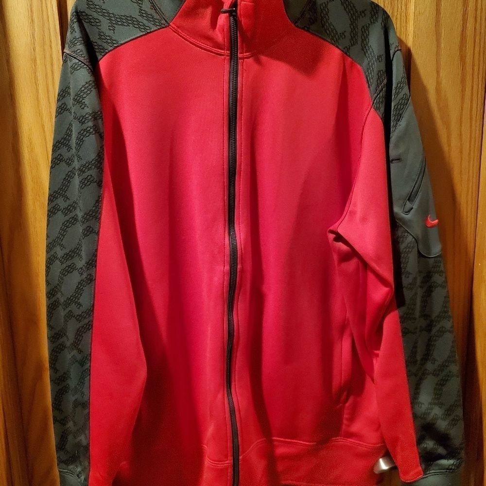 Nike Red DriFit Running Jacket - Picture 3 of 5